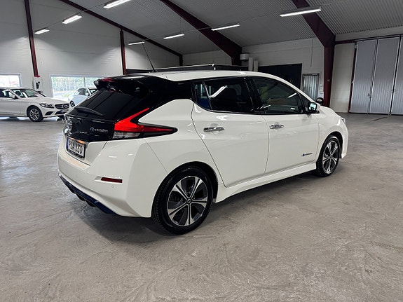 Nissan Leaf 3 of 25