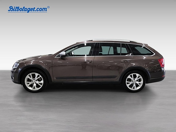 Skoda Octavia Scout 3 of 15