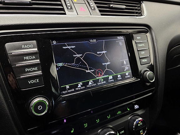 Skoda Octavia Scout 9 of 15