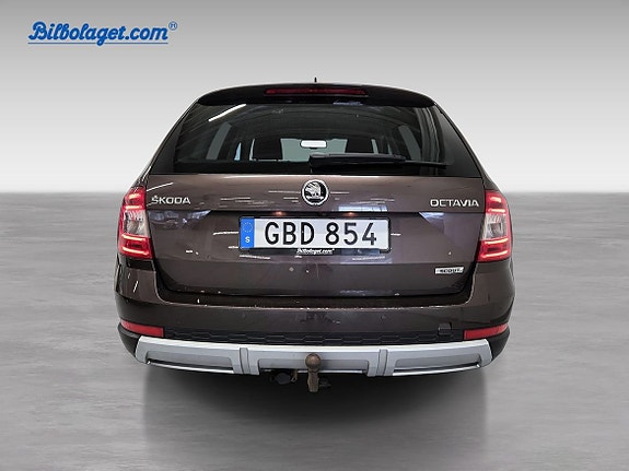 Skoda Octavia Scout 5 of 15