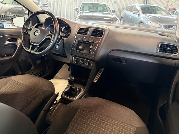 Volkswagen Polo 7 of 17