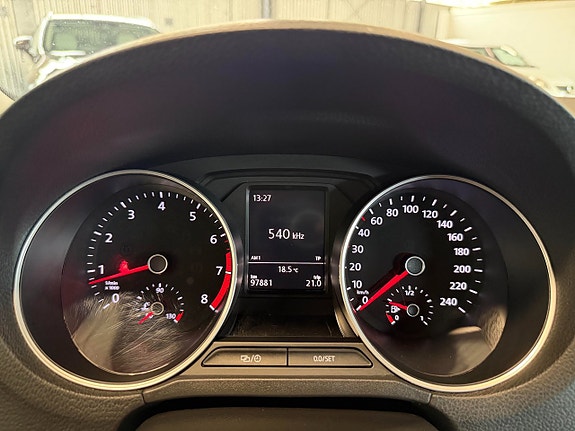 Volkswagen Polo 13 of 17