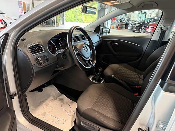 Volkswagen Polo 11 of 17