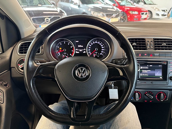 Volkswagen Polo 14 of 17