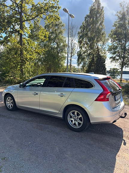 Volvo V60 4 of 6