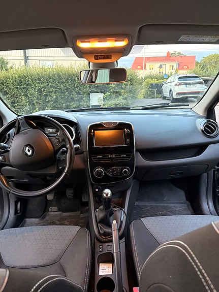 Renault Clio 9 of 11