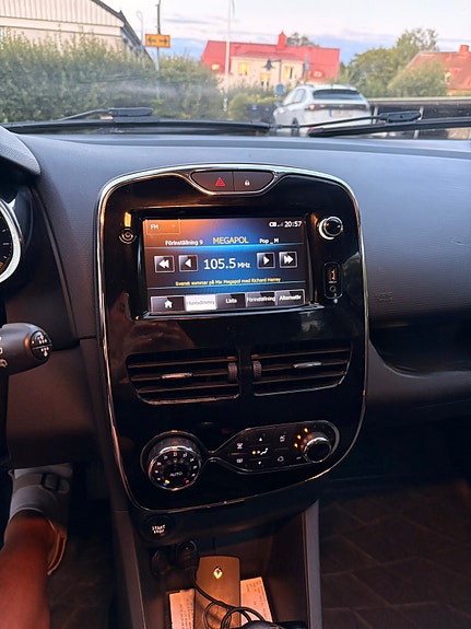 Renault Clio 10 of 11