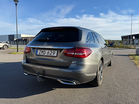 Mercedes-Benz C220 5 of 11