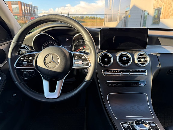 Mercedes-Benz C220 8 of 11