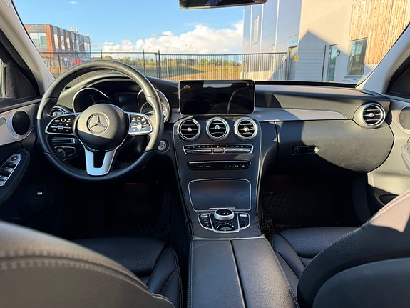 Mercedes-Benz C220 9 of 11