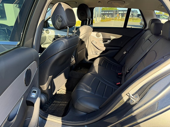 Mercedes-Benz C220 7 of 11