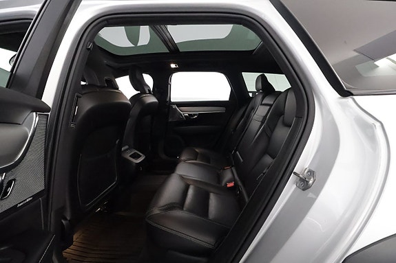 Volvo V90 Cross Country 12 of 30