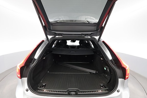 Volvo V90 Cross Country 30 of 30