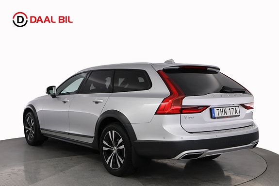 Volvo V90 Cross Country 8 of 30