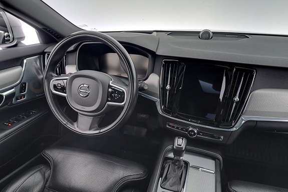 Volvo V90 Cross Country 14 of 30