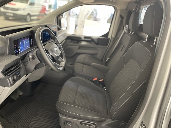 Ford Transit Connect 13 of 19