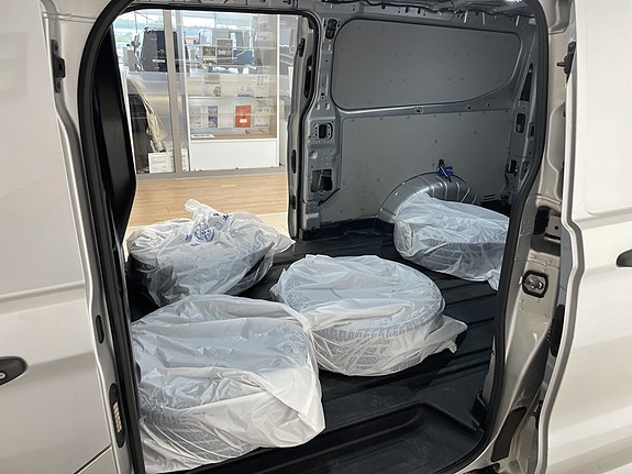 Ford Transit Connect 11 of 19