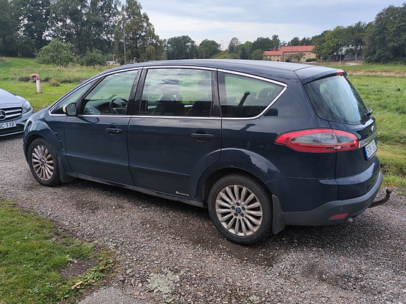 Ford S-MAX 3 of 8