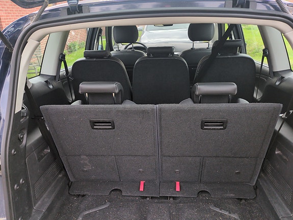 Ford S-MAX 5 of 8