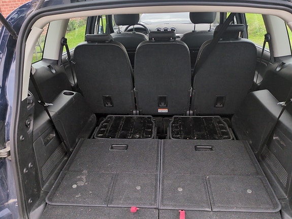 Ford S-MAX 6 of 8