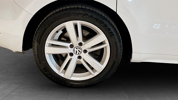 Volkswagen Sharan 9 of 16