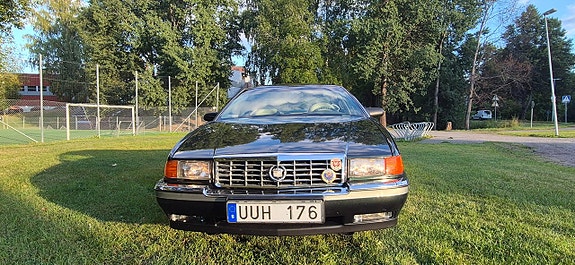 Cadillac Eldorado 2 of 7