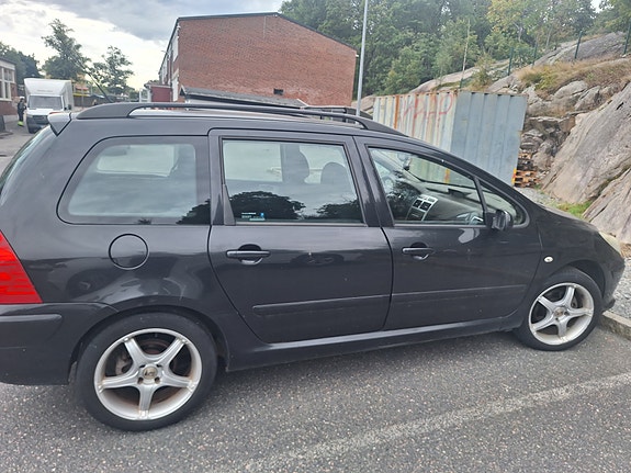 Peugeot 307 2 of 4