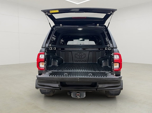 Toyota HiLux 11 of 30