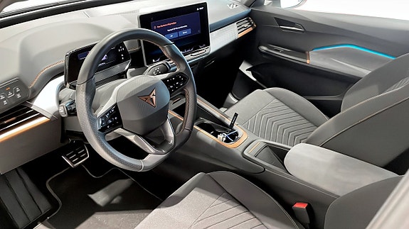 Cupra Born 7 of 10