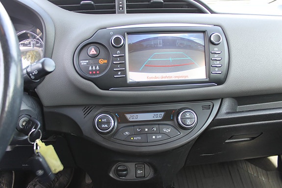 Toyota Yaris 8 of 9
