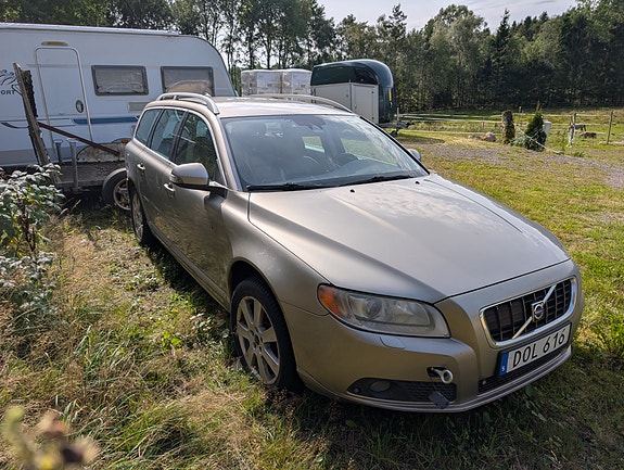 Volvo V70 3 of 8