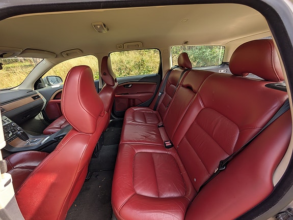 Volvo V70 7 of 8