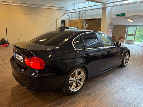 BMW 325i 3 of 18