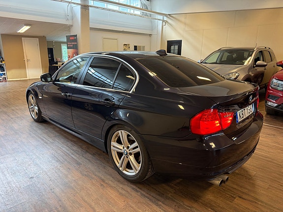 BMW 325i 2 of 18