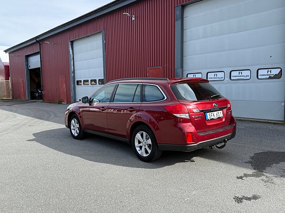 Subaru Outback 8 of 23