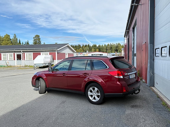 Subaru Outback 10 of 23