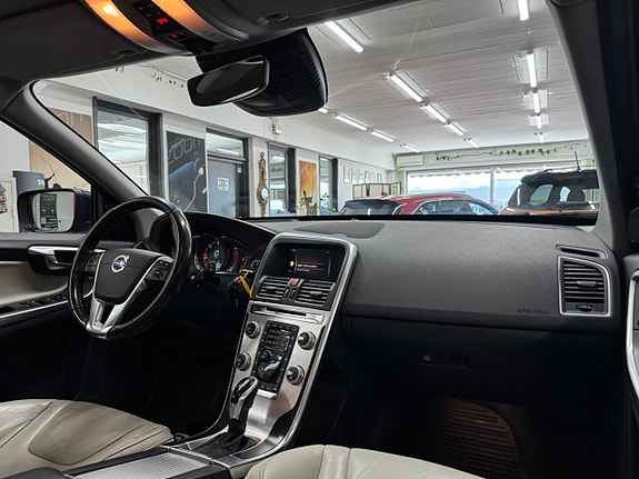 Volvo XC60 13 of 29