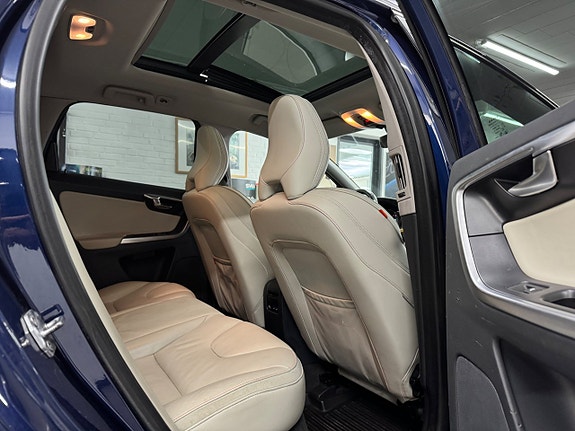 Volvo XC60 14 of 29