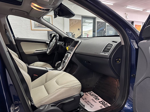 Volvo XC60 11 of 29