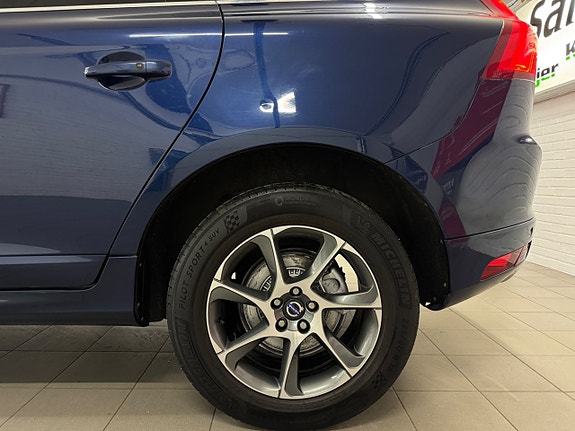 Volvo XC60 8 of 29