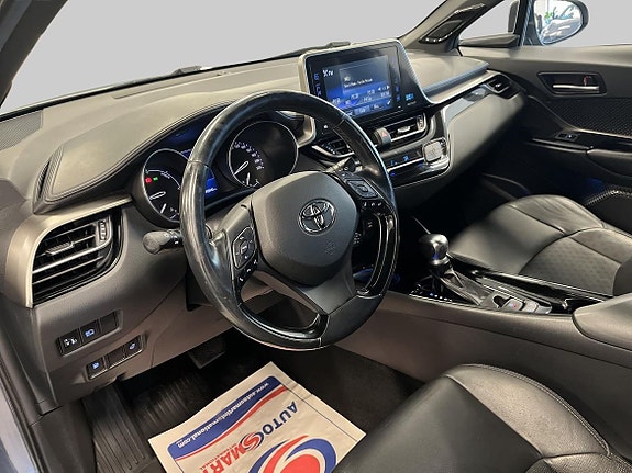 Toyota C-HR 14 of 24