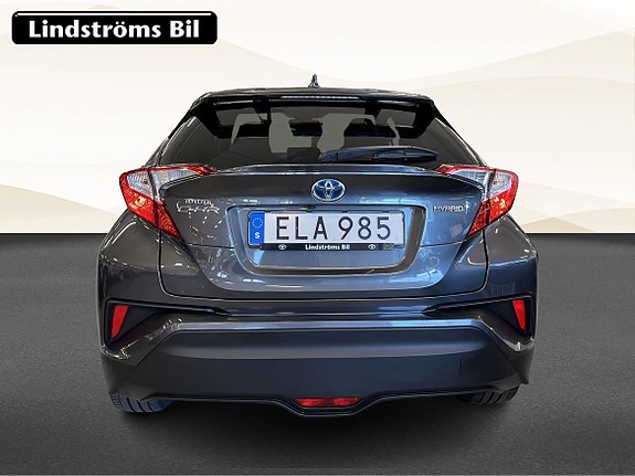 Toyota C-HR 8 of 24
