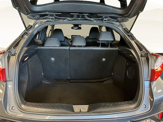 Toyota C-HR 13 of 24