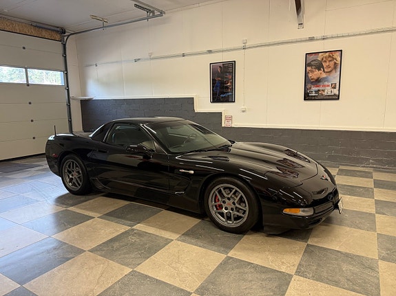 Chevrolet Corvette 2 of 25
