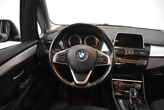BMW 220d 2 of 19