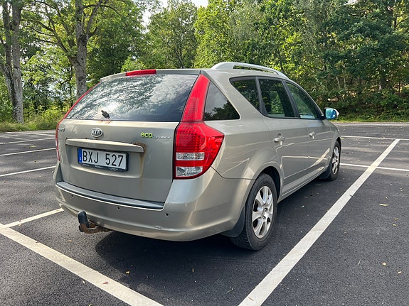 Kia Ceed 2 of 14