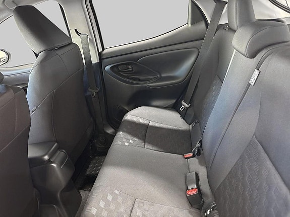 Toyota Yaris 11 of 20