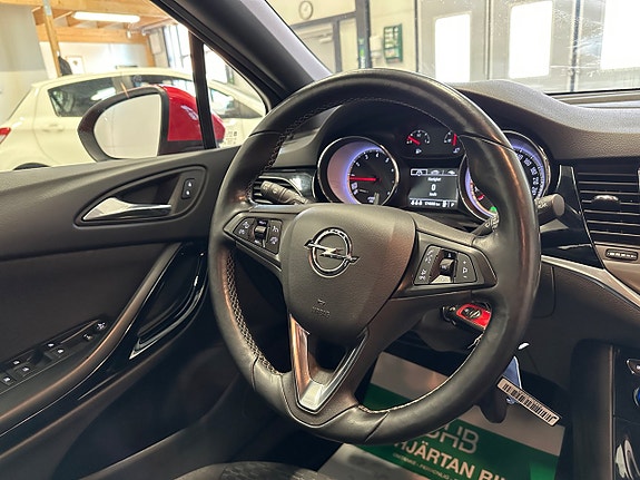 Opel Astra 21 of 30