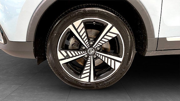 MG ZS 9 of 13
