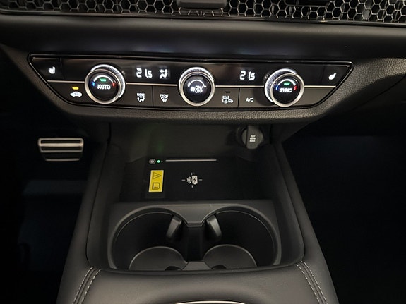Honda ZR-V 14 of 18